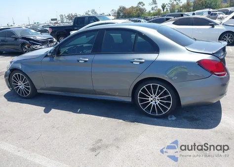 2020 Mercedes-Benz C 300 z USA, uszkodzony, nr VIN 55SWF8DB0LU322984